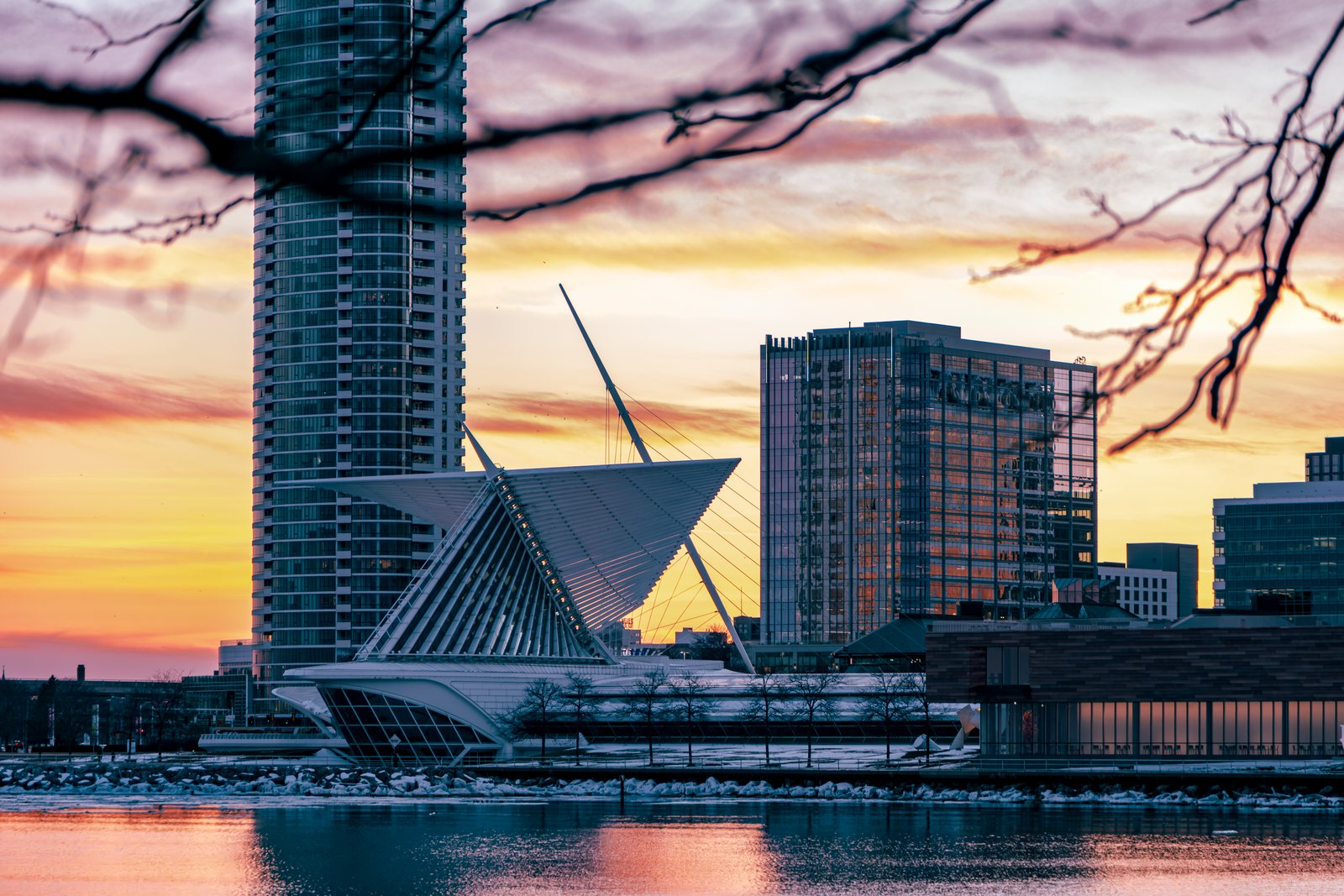 Milwaukee Art Museum at sunset