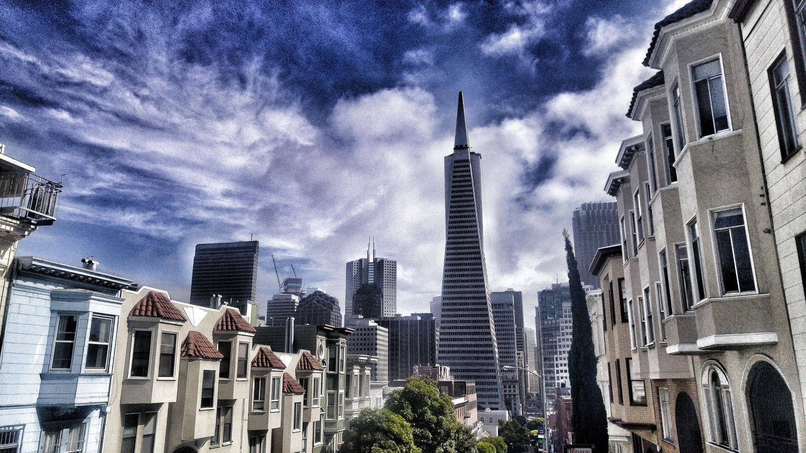 San Francisco skyline and Transamerica Pyramid