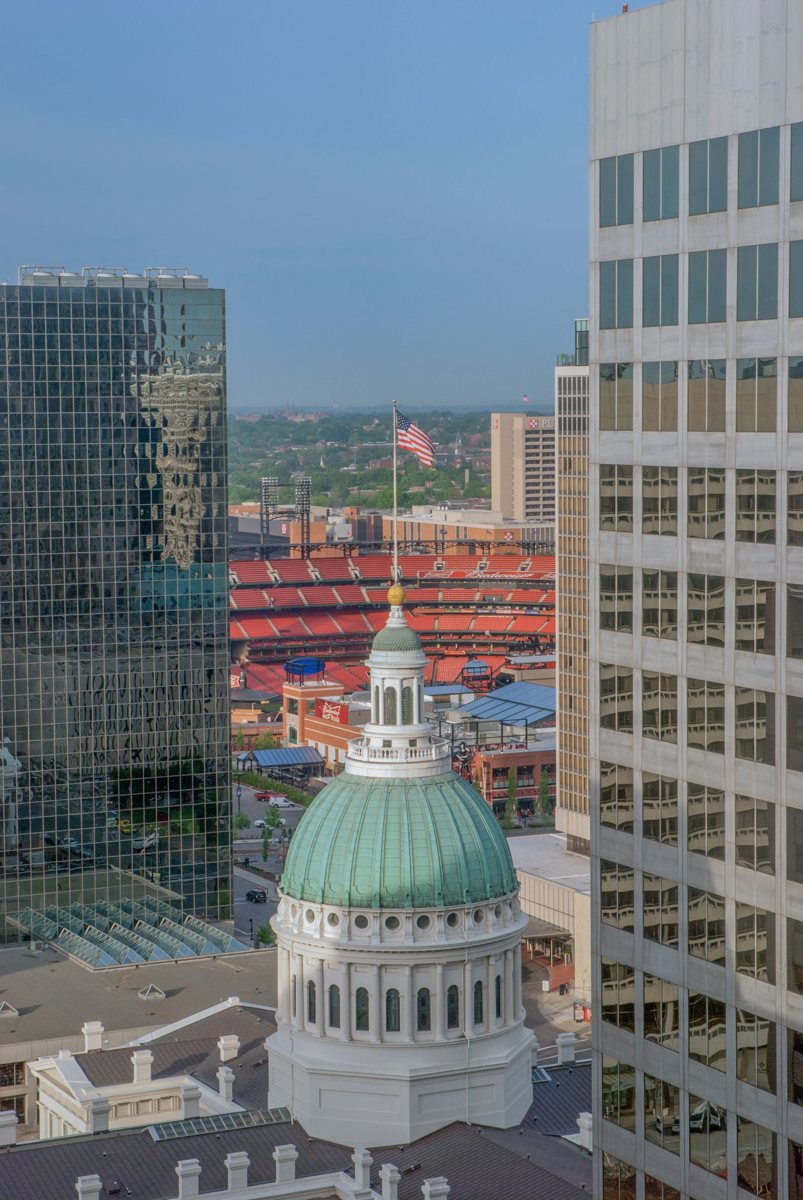 St Louis Old Courthouse and surrounding skyline