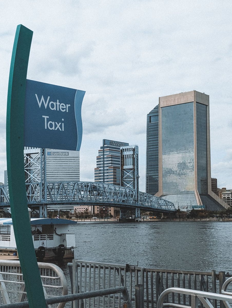 Jacksonville skyline and Main Street Bridge